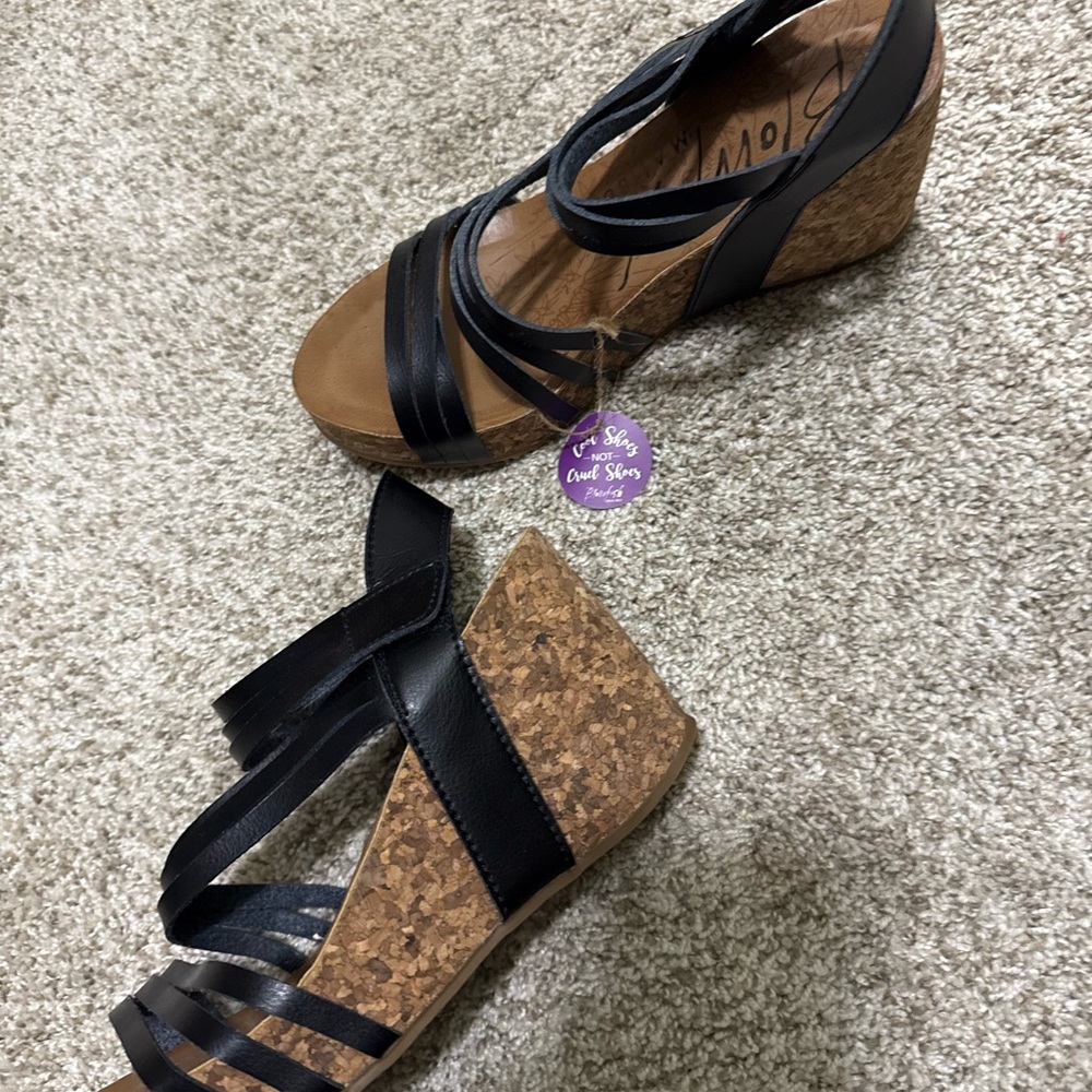 Elegant Black and Tan Wedge Sandals